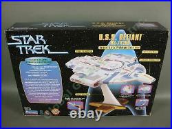1997 Star Trek USS Defiant NX-74205 Deep Space Nine Destroyer Playmates 16140 NR