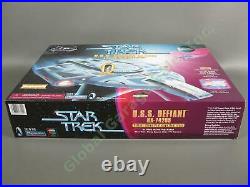 1997 Star Trek USS Defiant NX-74205 Deep Space Nine Destroyer Playmates 16140 NR
