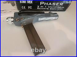 3 in one star trek phaser universal remote control ultra rare item sound/light