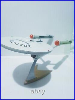 Classic STAR TREK U. S. S. ENTERPRISE NCC-1701 Playmates Stock No. 6116 1995