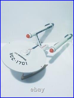 Classic STAR TREK U. S. S. ENTERPRISE NCC-1701 Playmates Stock No. 6116 1995