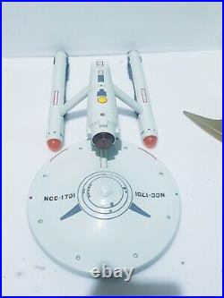 Classic STAR TREK U. S. S. ENTERPRISE NCC-1701 Playmates Stock No. 6116 1995