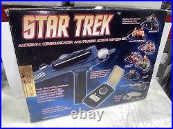 Diamond Select Star Trek Phaser Pistol & Communicator Set Retailer Summit White