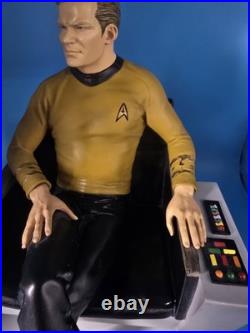 Hollywood Collectibles Star Trek Captain James T. Kirk 16 Scale Statue 078/600