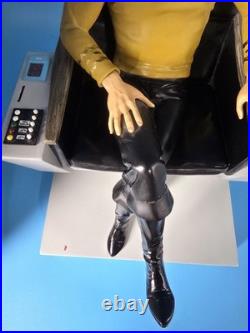 Hollywood Collectibles Star Trek Captain James T. Kirk 16 Scale Statue 078/600