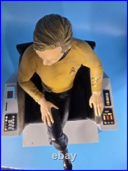 Hollywood Collectibles Star Trek Captain James T. Kirk 16 Scale Statue 078/600