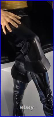 Hollywood Collectibles Star Trek Captain James T. Kirk 16 Scale Statue 078/600