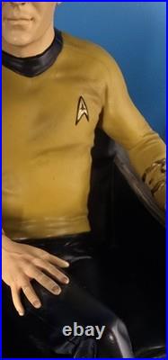 Hollywood Collectibles Star Trek Captain James T. Kirk 16 Scale Statue 078/600