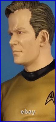 Hollywood Collectibles Star Trek Captain James T. Kirk 16 Scale Statue 078/600
