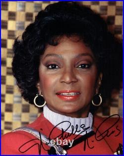 NICHELLE NICHOLS SIGNED AUTOGRAPHE? D 8x10 PHOTO UHURA STAR TREK TOS BECKETT BAS