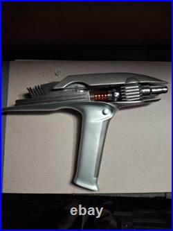 Nice Original 2013 Star Trek Into Darkness Phaser Ltd Ed Gift Set & Original Box