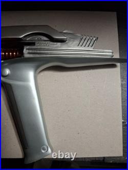 Nice Original 2013 Star Trek Into Darkness Phaser Ltd Ed Gift Set & Original Box