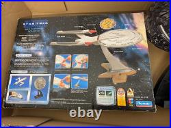 PLAYMATES Star Trek First ContactEnterprise-E 16148 & Borg Sphere 16149