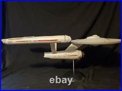 Polar Lights Star Trek Original Series1350 Scale 33 Assembled Enterprise Model