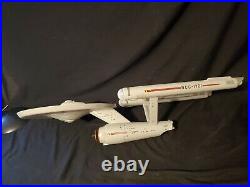 Polar Lights Star Trek Original Series1350 Scale 33 Assembled Enterprise Model