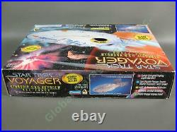 RARE 1995 Playmates 6479 Star Trek USS Voyager NCC-74656 CLEAN WORKING Starship