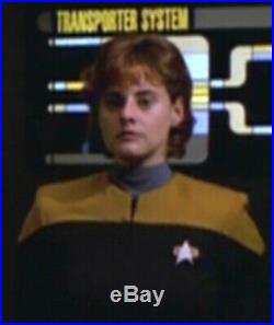 STAR TREK PROP COSTUME Voyager SCREEN USED #159 LT. Susan Nicholetti