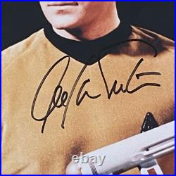 STAR TREK TOS William Shatner Captain James T. Kirk Signed Autograph 8x10 Photo
