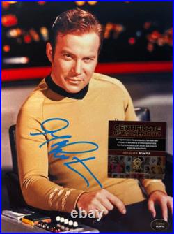 STAR TREK William Shatner Captain Kirk Signed 8x10 Original Autographs withCOA STAR TREK William Shatner Captain Kirk Signed 8x10 Original Autographs withCOA