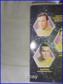 Star Trek Captain Kirk And Command Chair Figure Diamond Select/CBS/Art Asylum
