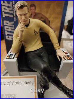 Star Trek Captain Kirk Command Chair Statue Figure Bookend Holder set