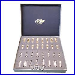Star Trek Chess 3D Set. VINTAGE 1994 complete with Certificate and Packaging
