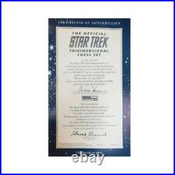 Star Trek Chess 3D Set. VINTAGE 1994 complete with Certificate and Packaging