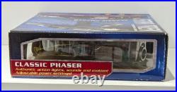 Star Trek Classic Phaser 2012 Art Asylum Diamond Select Toys Electronic Replica