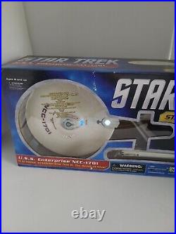 Star Trek II Wrath of Khan U. S. S. Enterprise NCC-1701, Art Asylum, 2014