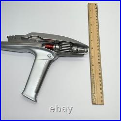 Star Trek Into Darkness Starfleet Phaser with Stand PLJ 0924-110966 Prop Replica