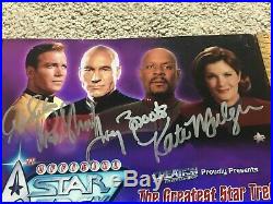 Star Trek Official Con Las Vegas 2005 10x15 Event Photo Signed by 14! Shatner +