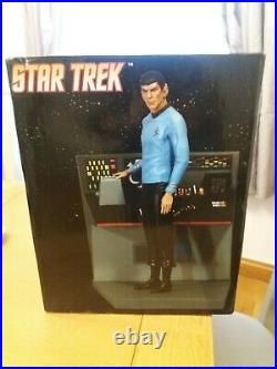 Star Trek Original Series Mr. Spock 16 Scale Statue Hollywood Collectibles