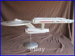 Star Trek U. S. S Enterprise Complete 1350 Scale Original Series Model