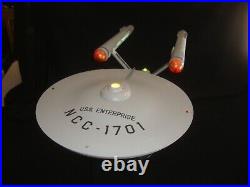 Star Trek Uss Enterprise 1/350 Scale Lighted Display Artisan Replica