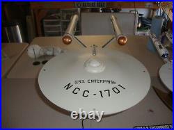 Star Trek Uss Enterprise 1/350 Scale Lighted Display Artisan Replica