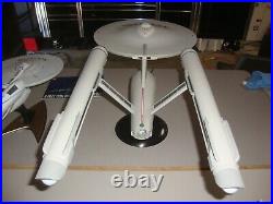 Star Trek Uss Enterprise 1/350 Scale Lighted Display Artisan Replica