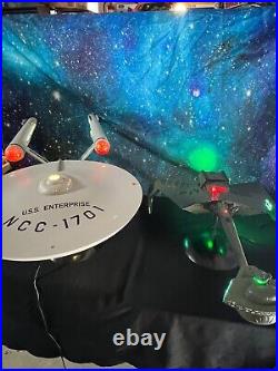 Star Trek Uss Enterprise 1/350 Scale Lighted Display Artisan Replica