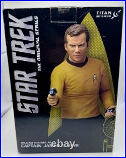 Titan Merchandise Star Trek Captain James T Kirk Bust