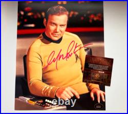 William Shatner Signed (STAR TREK KIRK) 8x10 Authentic Original Autograph withCOA William Shatner Signed (STAR TREK KIRK) 8x10 Authentic Original Autograph withCOA