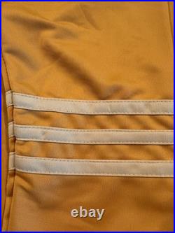 William Shatner Signed Star Trek Captain Kirk Uniform Shirt Beckett BAS Witness